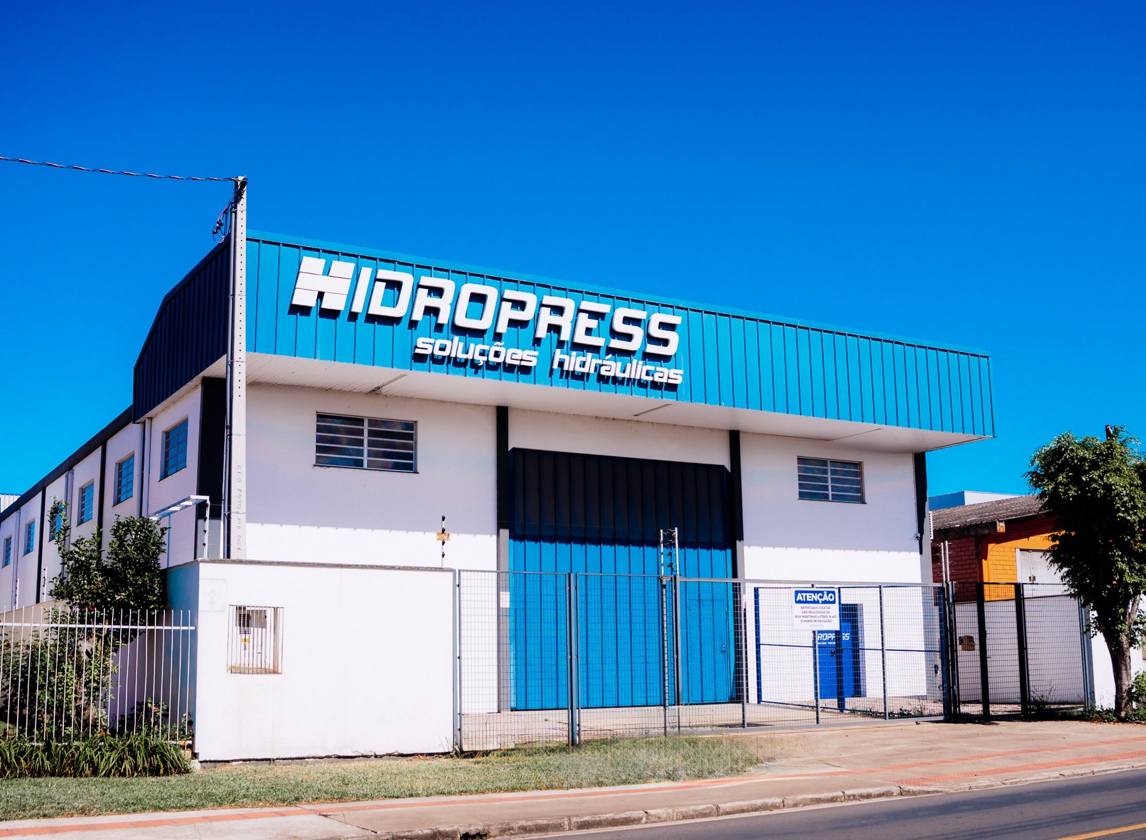 Carregar vídeo: Vídeo institucional sobre a Hidropress.